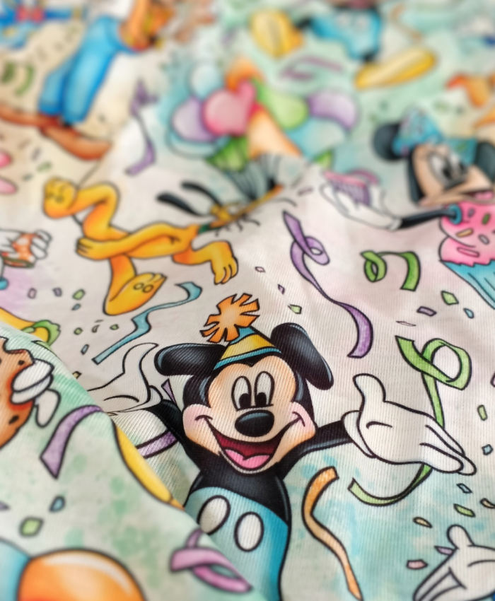 Partili Mickey ve Arkadaşları Karakterli Dijital Baskılı Süprem Kumaş - Görsel 2